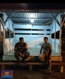 Babinsa Koramil 406-05/Muara Kelingi Patroli dan Monitoring Siskamling di Desa Jaya Tunggal