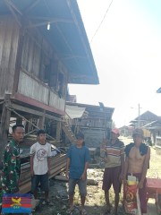 Babinsa Koramil 406-02/Rawas Ilir Bersama Warga Desa Pauh Bahas Ketertiban dan Kebersihan Lingkungan