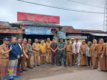 Danramil 406-04/Muara Lakitan Dampingi Wabup Musi Rawas Cek Harga Sembako Jelang Idul Adha