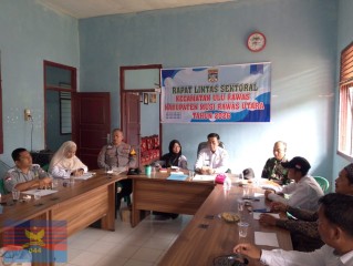 BABINSA KORAMIL 406-01/RAWAS ULU HADIRI RAPAT KOORDINASI LINTAS SEKTOR KECAMATAN ULU RAWAS BAHAS SENSUS EKONOMI, KARHUTLA DAN PEMBANGUNAN DAERAH
