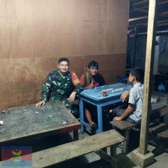 Babinsa Laksanakan Patroli dan Monitoring Siskamling untuk Menjaga Keamanan dan Ketertiban Wilayah Desa Jaya Tunggal
