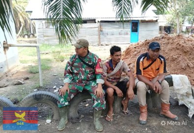 BABINSA KORAMIL 406-02/RAWAS ILIR LAKSANAKAN KOMSOS DAN HIMBAU PETANI SAWIT UTAMAKAN KESELAMATAN KERJA