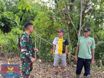 BABINSA KORAMIL 406-03/RUPIT LAKSANAKAN KOMSOS DAN SOSIALISASI PENCEGAHAN KARHUTLA DI DESA LAWANG AGUNG