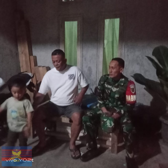 Babinsa Koramil 406-07/Jayaloka Aktif Laksanakan Siskamling, Jaga Stabilitas Keamanan Wilayah