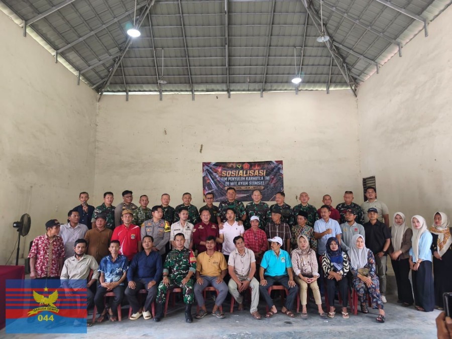 KEPALA STAF KODIM 0406/LUBUKLINGGAU MAYOR CZI EPI SUGIYARTO MENDAMPINGI TIM MABES TNI SOSIALISASIKAN PENCEGAHAN KARHUTLA KEPADA WARGA KECAMATAN NIBUNG