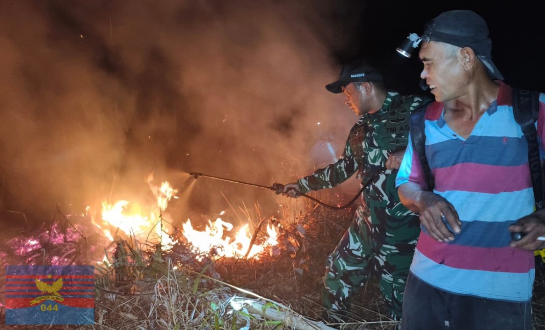 PENANGGULANGAN KEBAKARAN LAHAN DI WILAYAH KORAMIL 406-08/KOTA LUBUK LINGGAU