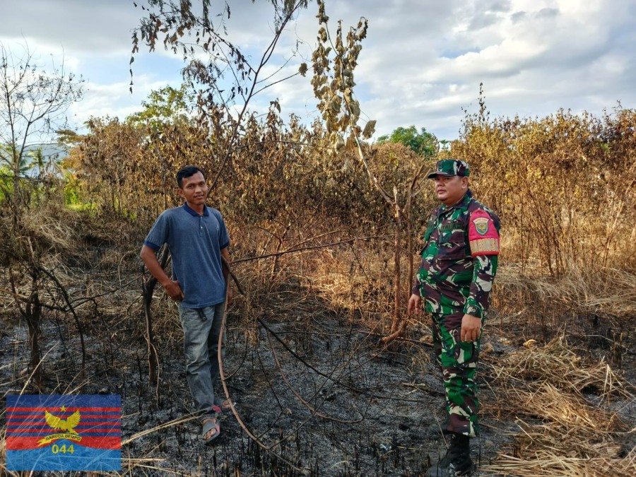 BABINSA KORAMIL 406-09/TERAWAS LAKSANAKAN PATROLI DAN PENGECEKAN TITIK API DALAM UPAYA PENANGGULANGAN KARHUTLA