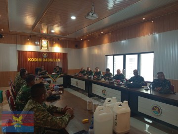 TIM SOSIALISASI KARHUTLA MABES TNI KUNJUNGI KODIM 0406/LUBUK LINGGAU — AUDIENSI, KONSOLIDASI &amp;amp;amp; SIMULASI INOVASI EKSTRAK SINGKONG