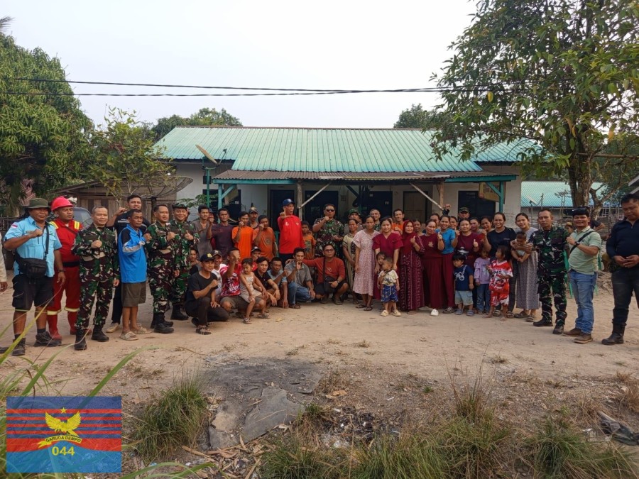 TIM SOSIALISASI KARHUTLA MABES TNI LAKSANAKAN PENYULUHAN DI PT LONSUM DAN MASYARAKAT DESA MANDIANGIN 