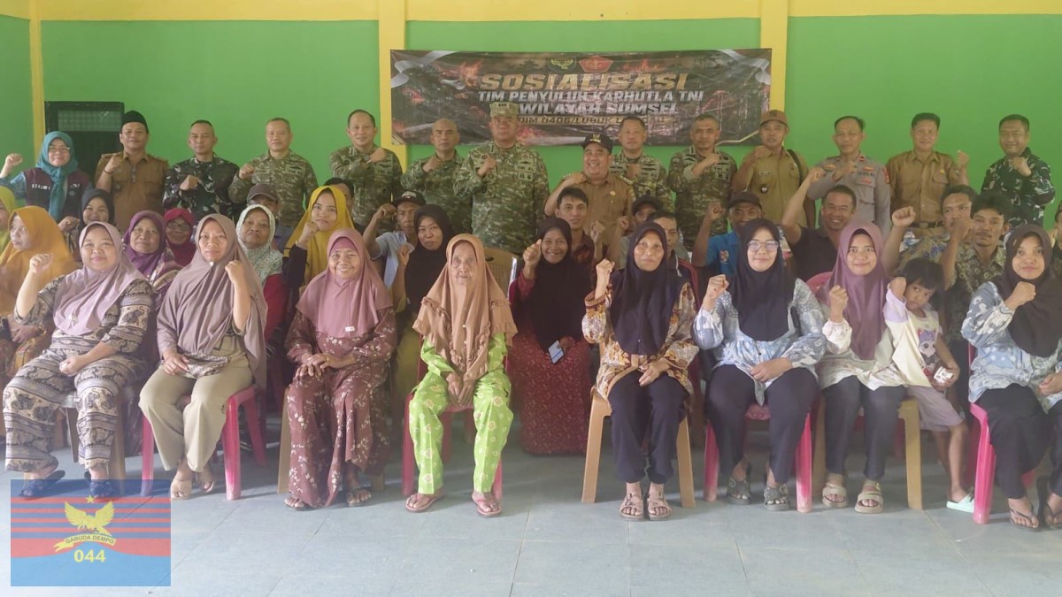 Babinsa Koramil 406-03/Rupit Tingkatkan Komsos Bersama Warga, Bahas Keamanan dan Ketertiban di Desa Embacang Baru Ilir