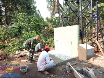 Babinsa Koramil 406-10/Lubuk Linggau Timur Laksanakan Komsos, Imbau Warga Jaga Keamanan