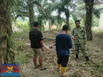 Babinsa Koramil 406-03/Rupit Laksanakan Komsos, Ajak Warga Jaga Keamanan dan Ketertiban Lingkungan
